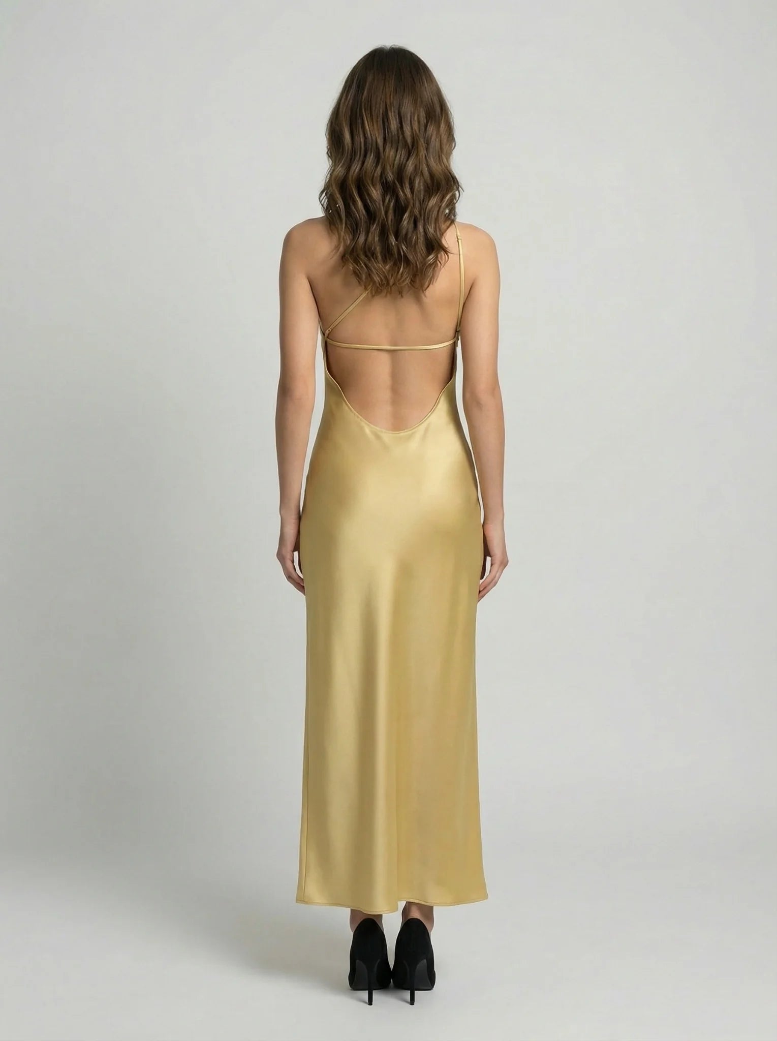 Damska sukienka maxi casual z odkrytymi plecami